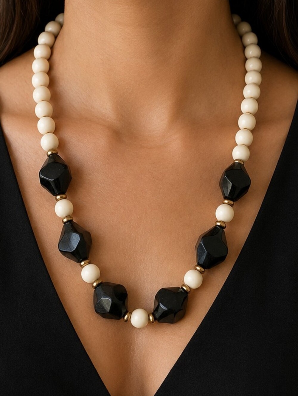 💎 Black Ivory Beaded Statement Necklace Faceted Geometric Chunky Gold Tone
